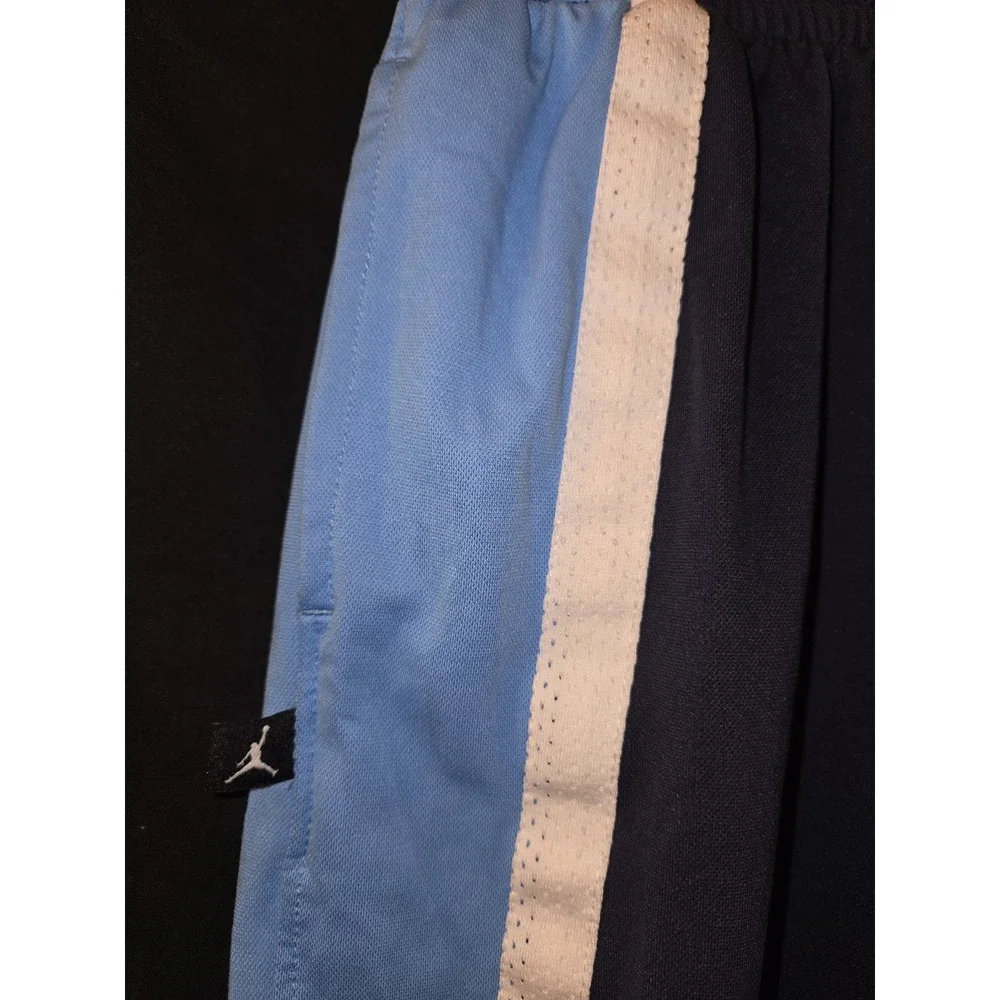 Air Jordan Boys shorts‎ size Large University Blue navy retro